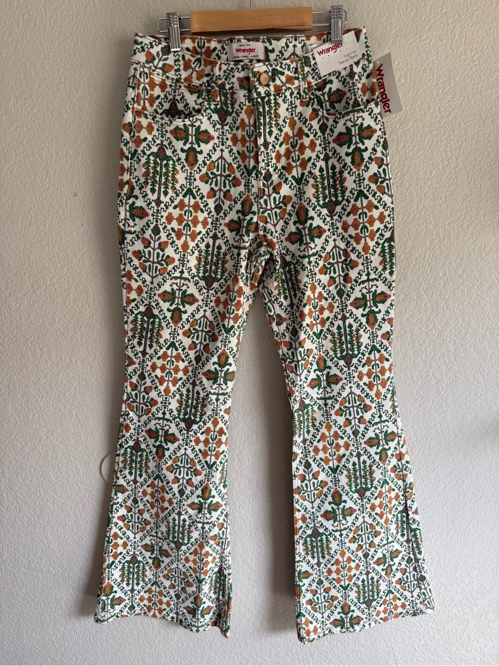 Wrangler Women's High Waisted Fierce Flare Jean 27x32